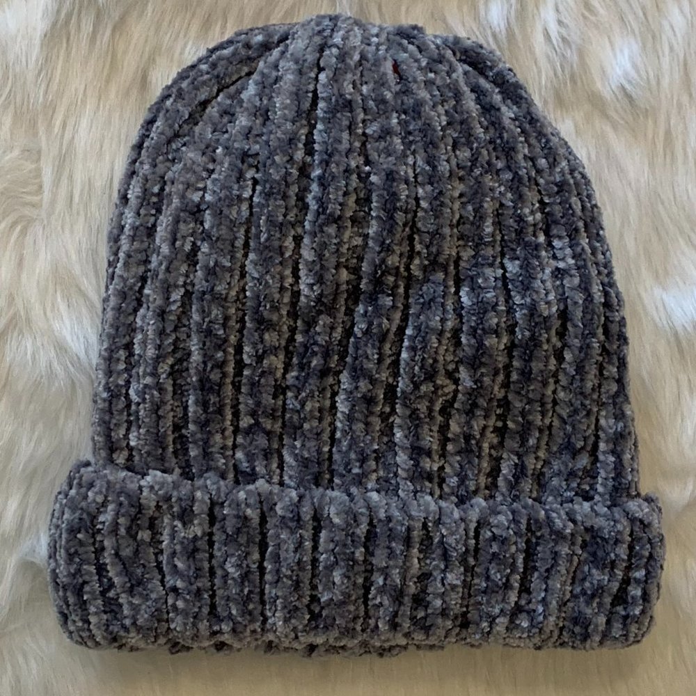 Super Soft & Cozy GRAY Chenille Beanie Winter Hat - Picture 3 of 8
